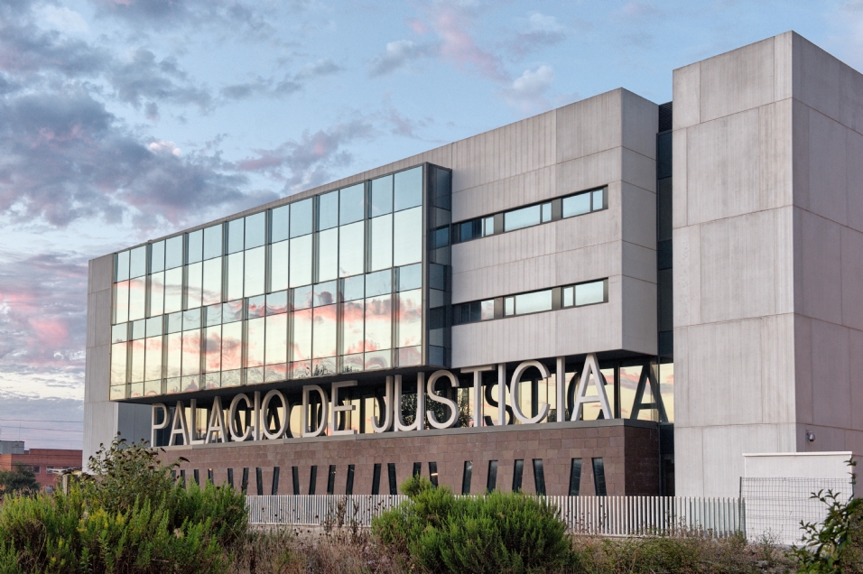 Exterior palacio justicia
