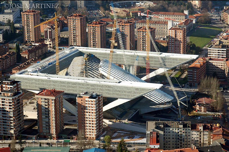 Fotografa centro comercial en Oviedo