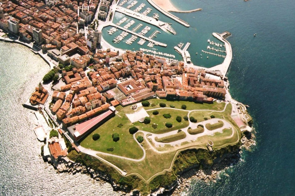 Fotografía aérea de Cimadevilla, Gijón
